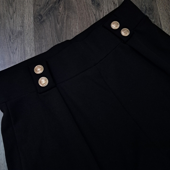 H&M black  Dress Shorts With Gold Buttons Size Medium - Picture 3 of 7